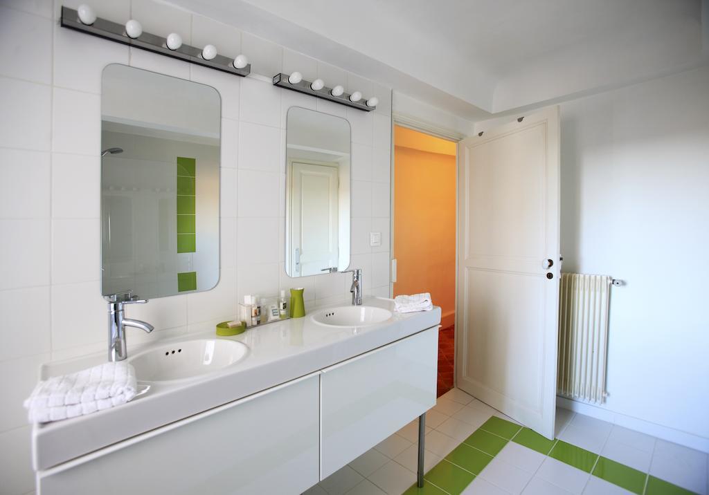 Bed and Breakfast La Maison R Pignans Zimmer foto