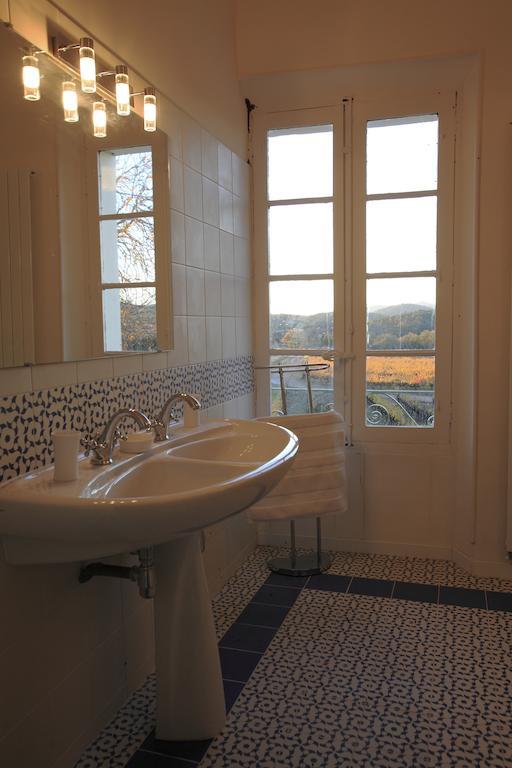 Bed and Breakfast La Maison R Pignans Zimmer foto