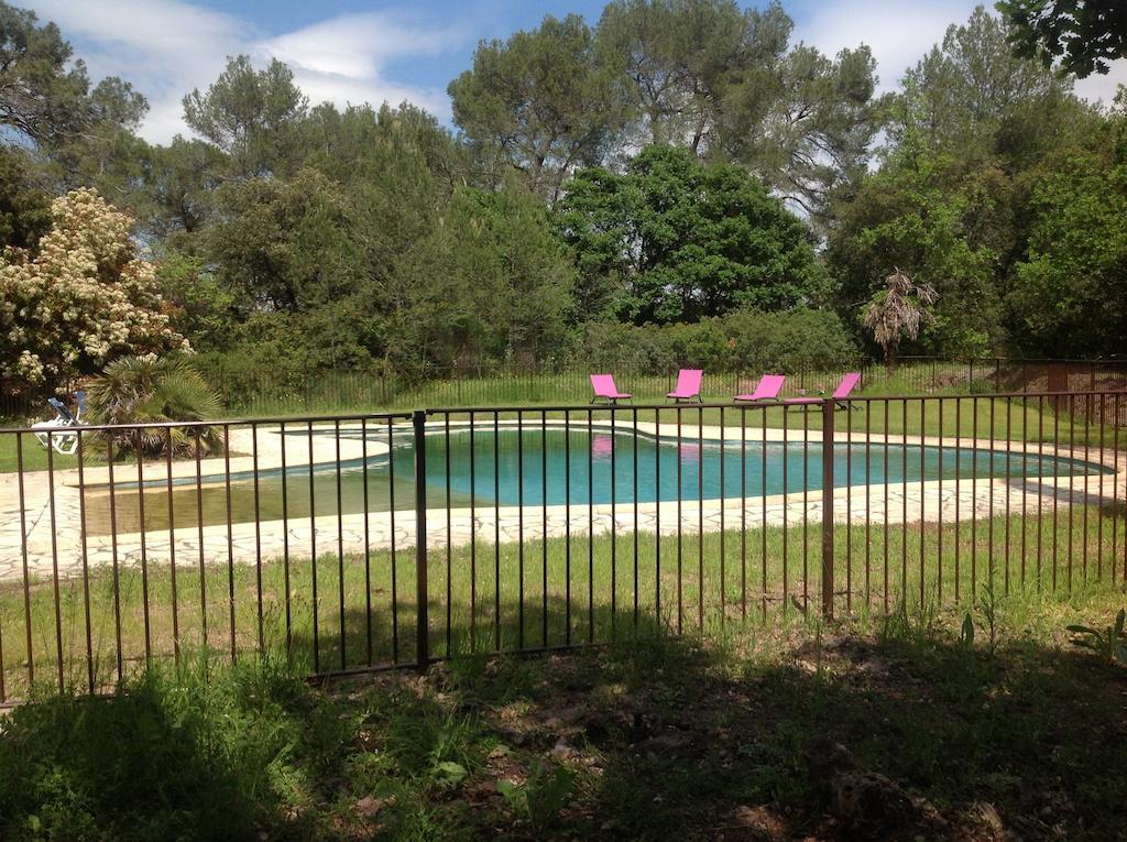 Bed and Breakfast La Maison R Pignans Exterior foto